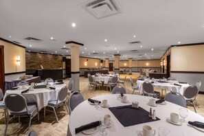 Indoor wedding - Ramada by Wyndham Northern Grand Hotel & Conference Centre (Fort St. John)