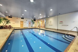 Piscine intérieure