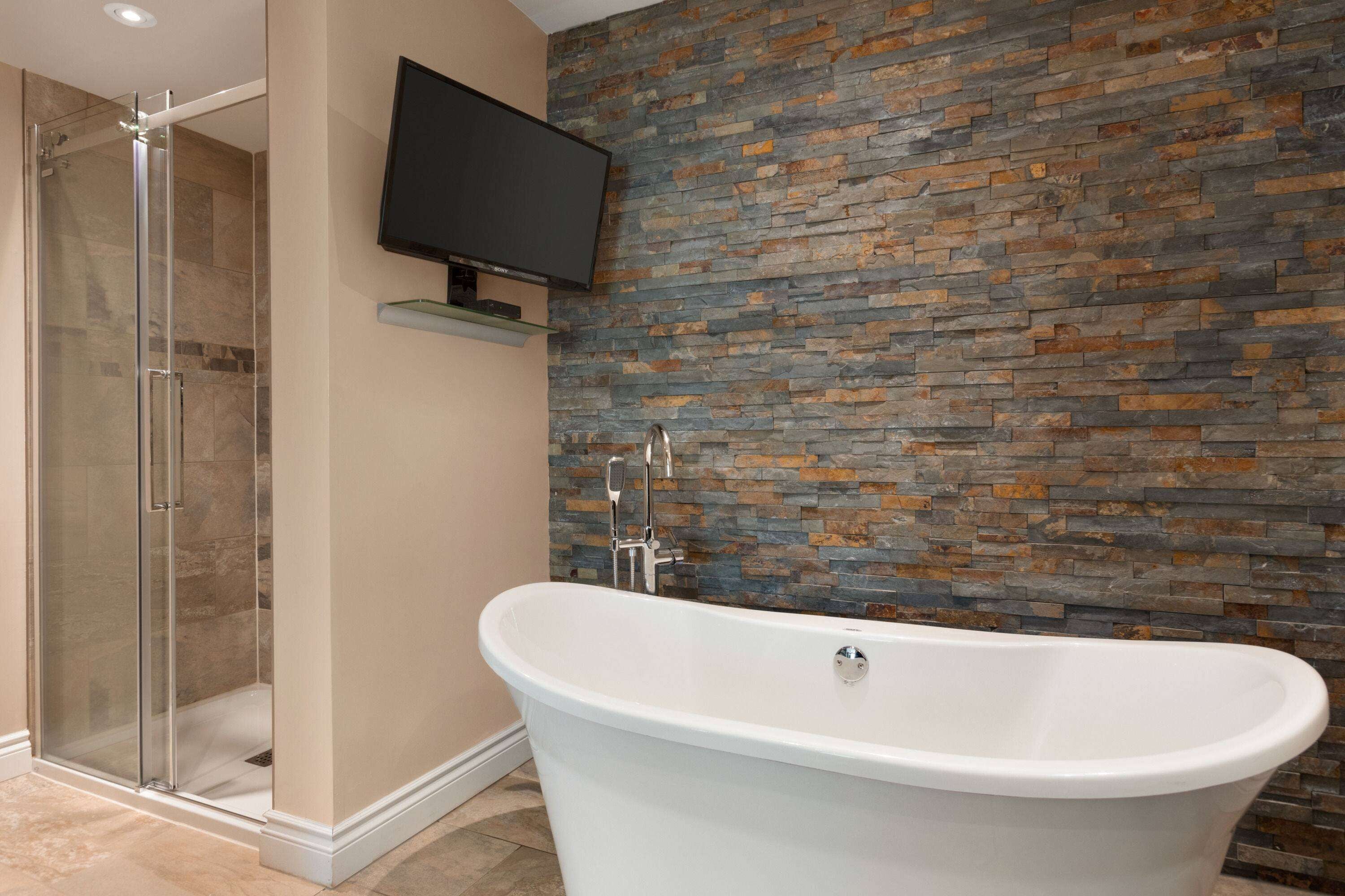 Studio Suite, 1 King Bed, Non Smoking | Desk, blackout curtains, iron/ironing board, free cots/infant beds