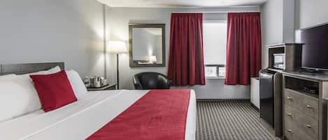 Business Room, 1 King Bed, Non Smoking | Pillow-top beds, desk, blackout curtains, iron/ironing board