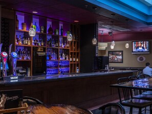 Breakfast, lunch and dinner served - Paradise Inn & Conference Centre (Grande Prairie)