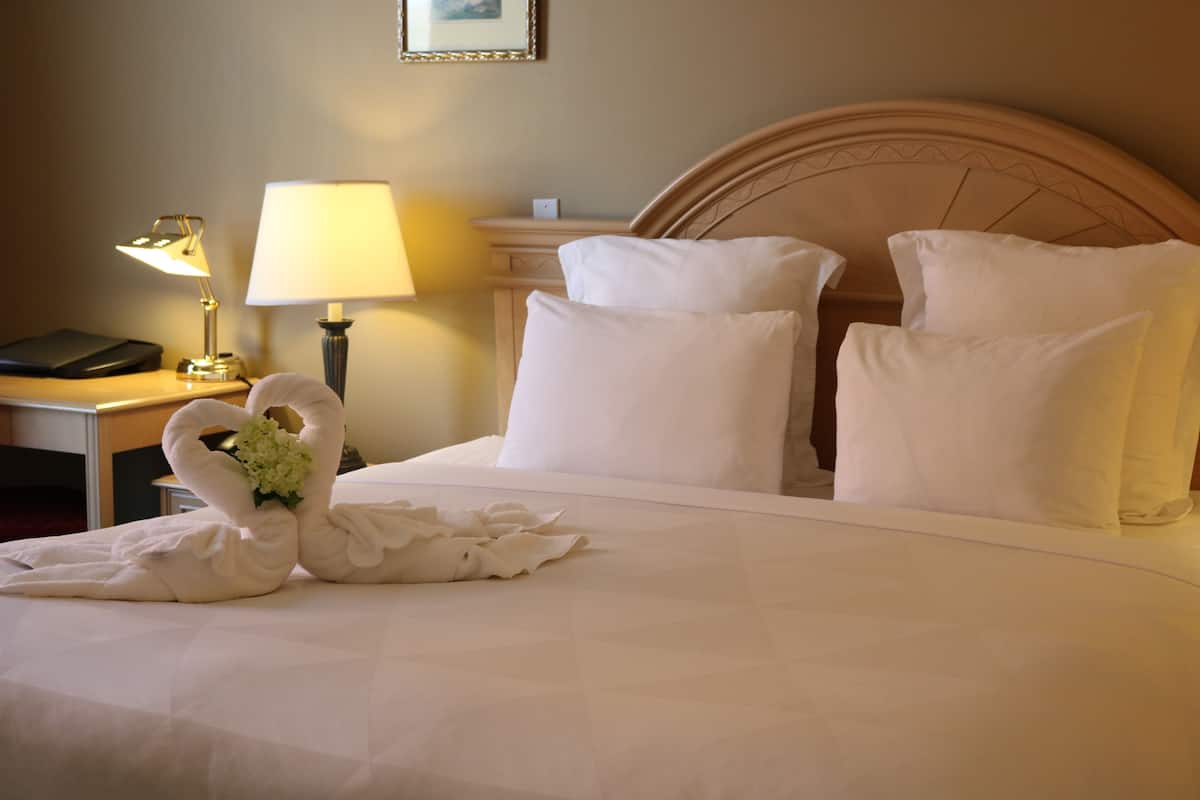 Chambre Deluxe, 1 trĂšs grand lit, dans la tour