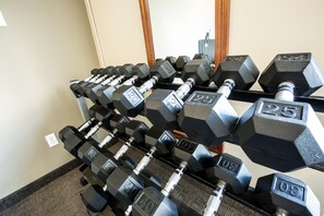 Fitness facility - Nomad Hotel and Suites (Fort McMurray)