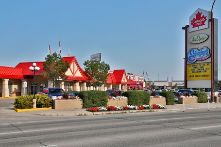 Canad Inns Destination Centre Fort Garry - Image 19