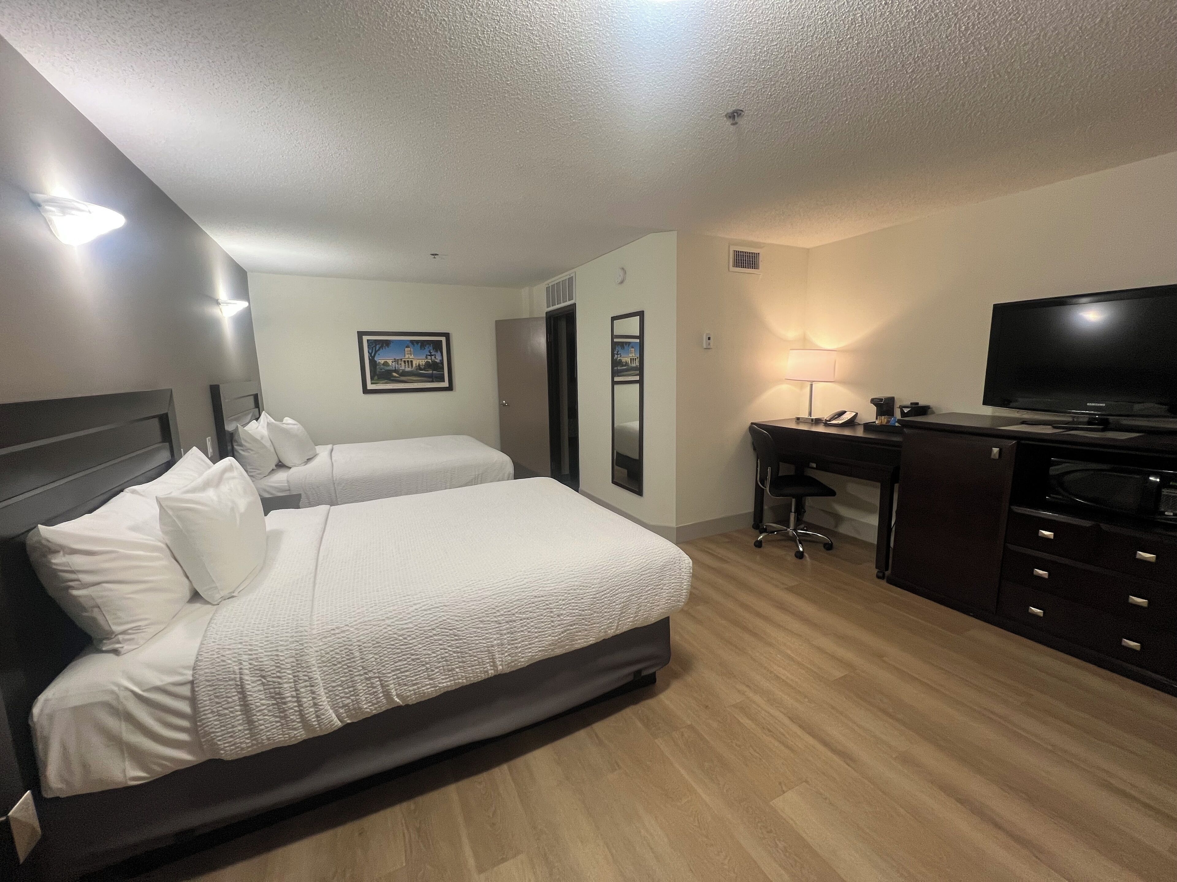 Literie hypoallergénique, bureau, rideaux occultants