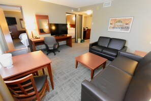 Suite, 2 Schlafzimmer | Wohnzimmer | Flachbildfernseher