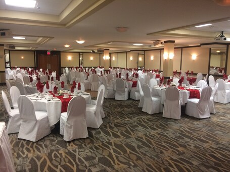 Canad Inns Destination Centre Fort Garry - Image 21