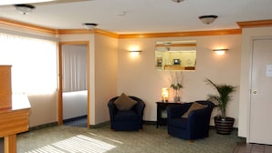 Lobby - Superlodge Canada Lethbridge (Lethbridge)