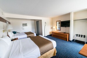 標準客房, 2 張加大雙人床, 非吸煙房 | 書桌、遮光布/窗簾、熨斗/熨衣板、免費無線上網