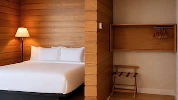 Chambre classique, 1 très grand lit | Bureau, espace de travail pour ordinateurs portables
