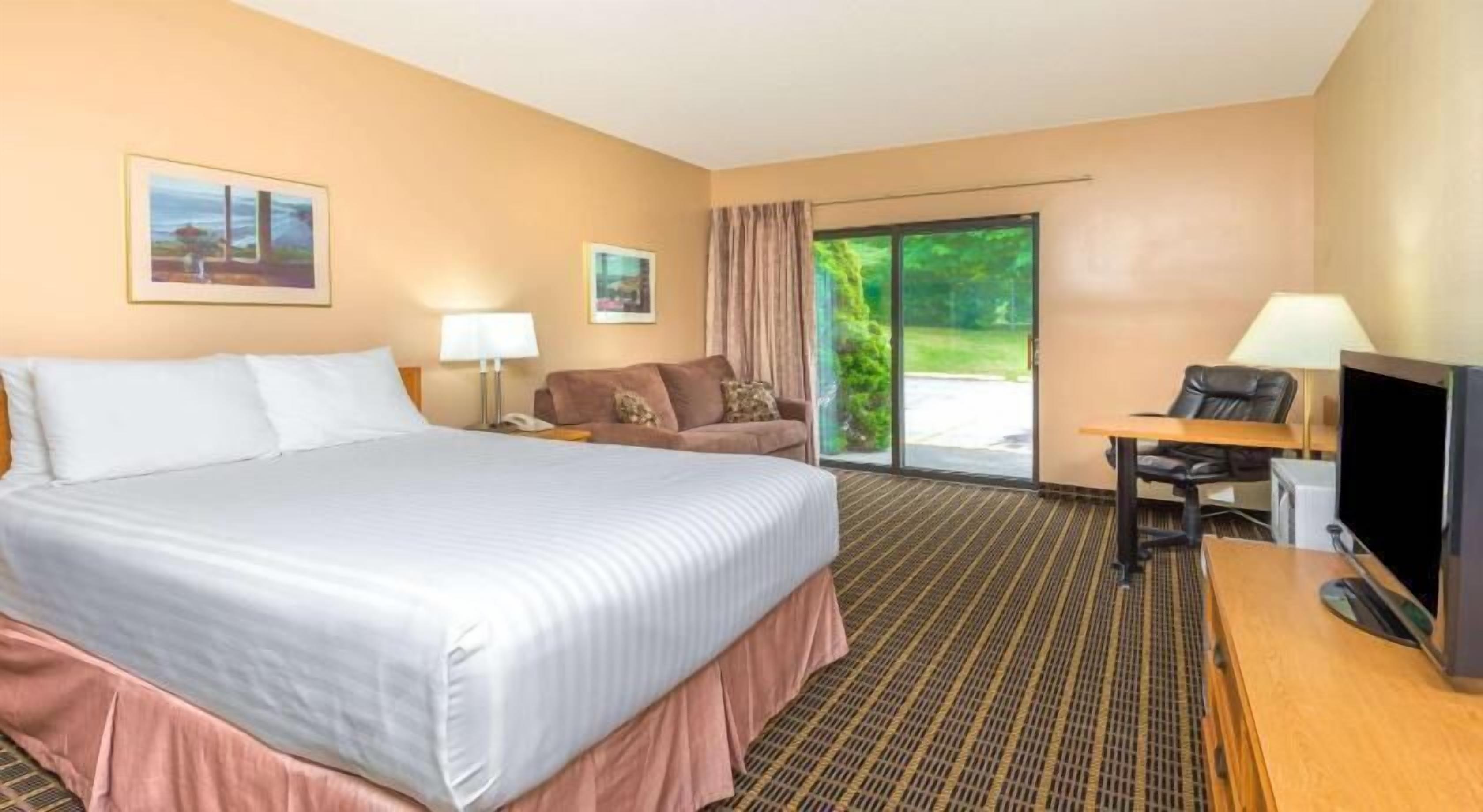 Ruang kerja komputer riba, langsir/tirai gelap terus 