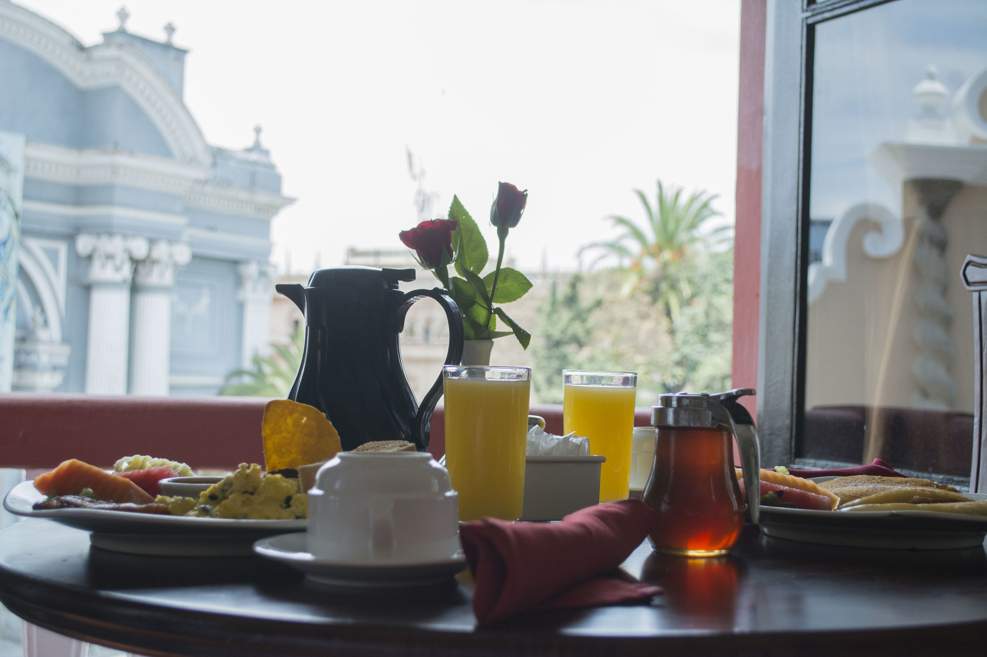 Daily cooked-to-order breakfast (USD 8 per person)