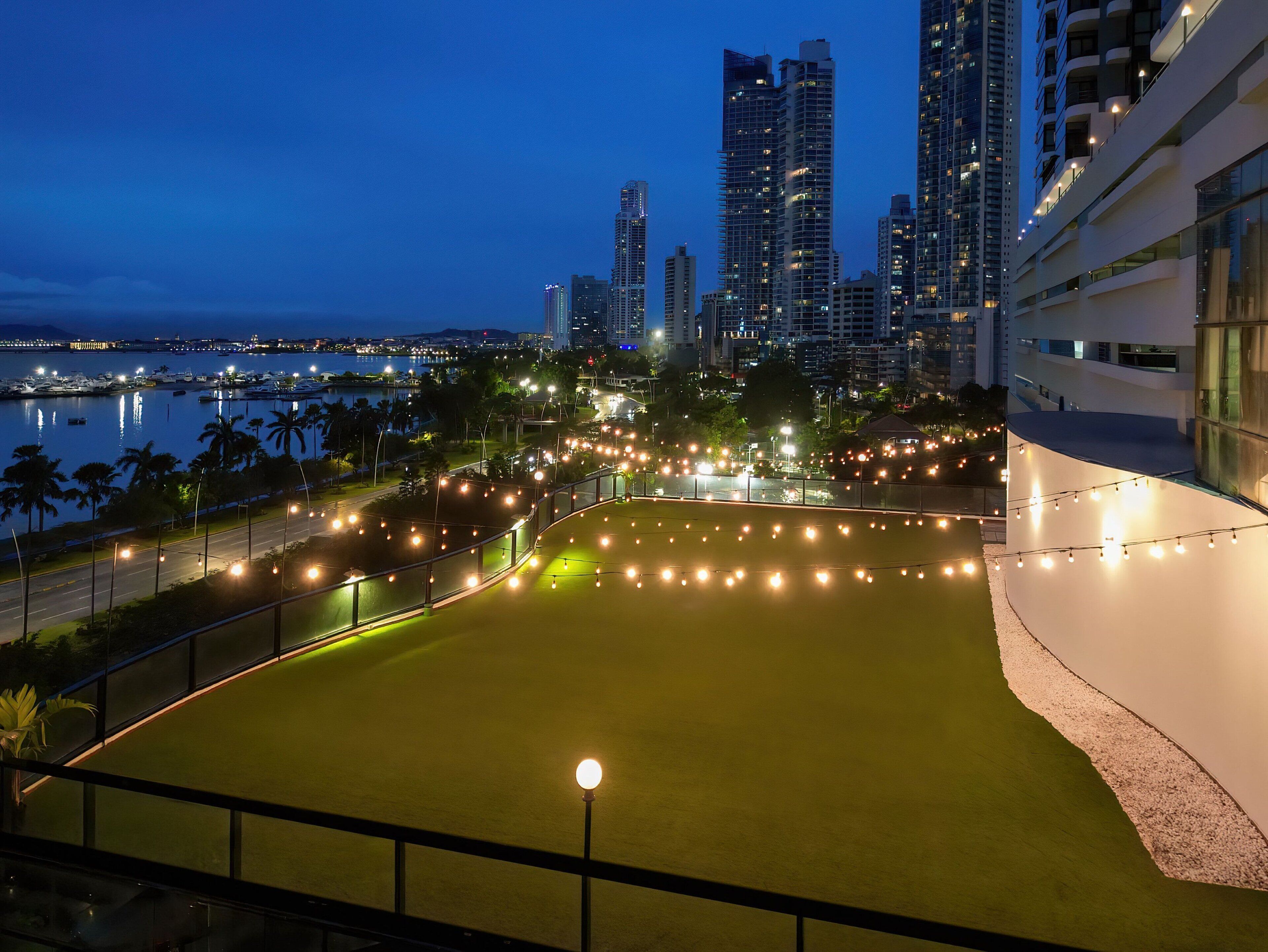 breakfast, lunch, dinner served; international cuisine, pool views