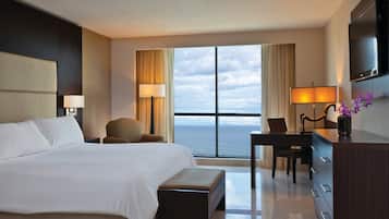 1 bedroom, Egyptian cotton sheets, down duvets, minibar