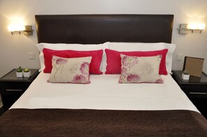 In-room safe, individually furnished, desk, iron/ironing board - Edificio Sarmiento (Buenos Aires)