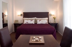 Coffres-forts dans les chambres, ameublement personnalisé, bureau