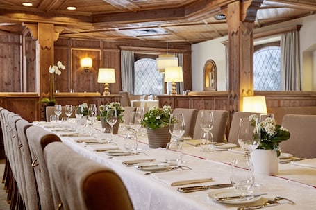 Se sirven almuerzos y cenas, cocina internacional