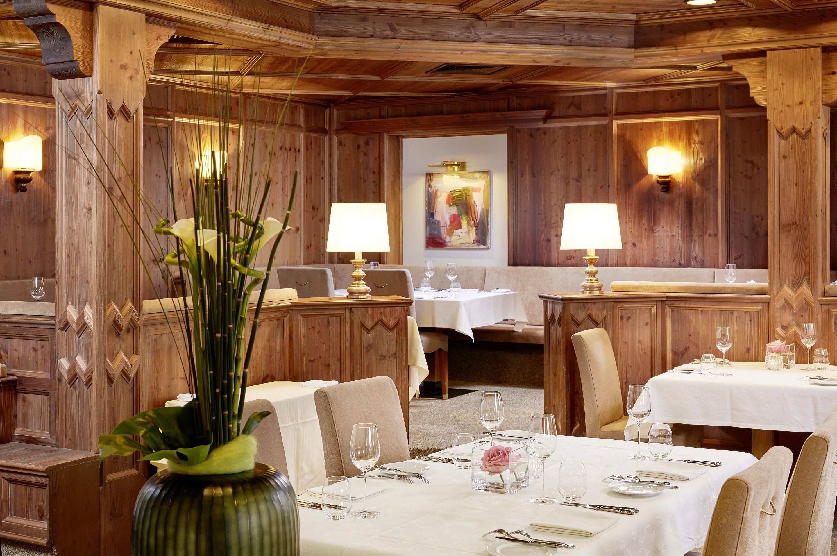 lunch and dinner served, international cuisine