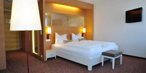 Premium Double Room Single Use | Hypo-allergenic bedding, in-room safe, desk, soundproofing - Hotel Alpenrose Kufstein (Kufstein)