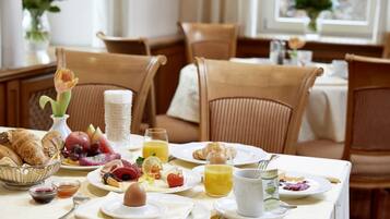 Daily buffet breakfast (EUR 18.00 per person)