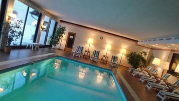 Outdoor pool, pool loungers