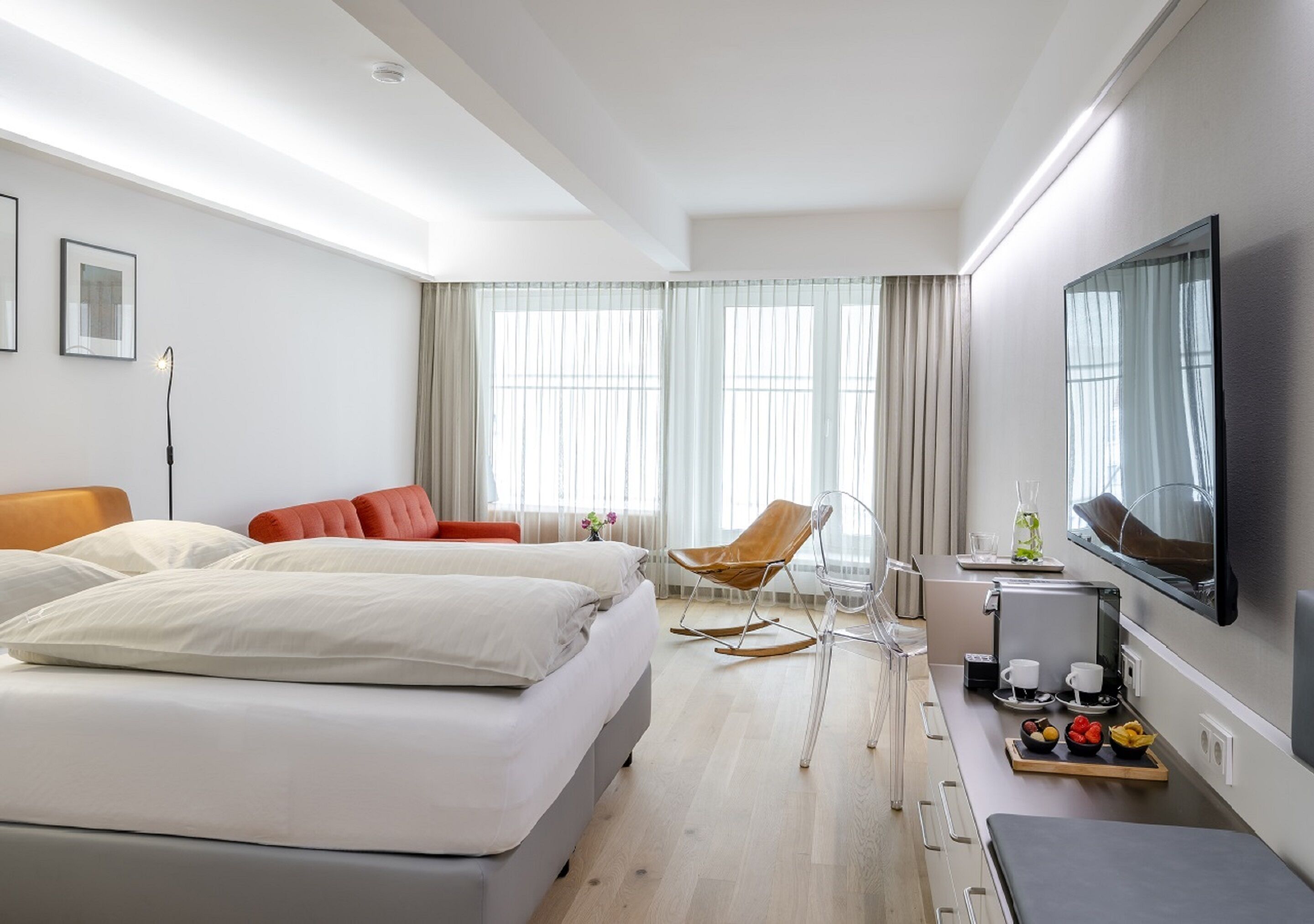 junior suite design | 1 bedroom, in-room safe, desk, blackout curtains