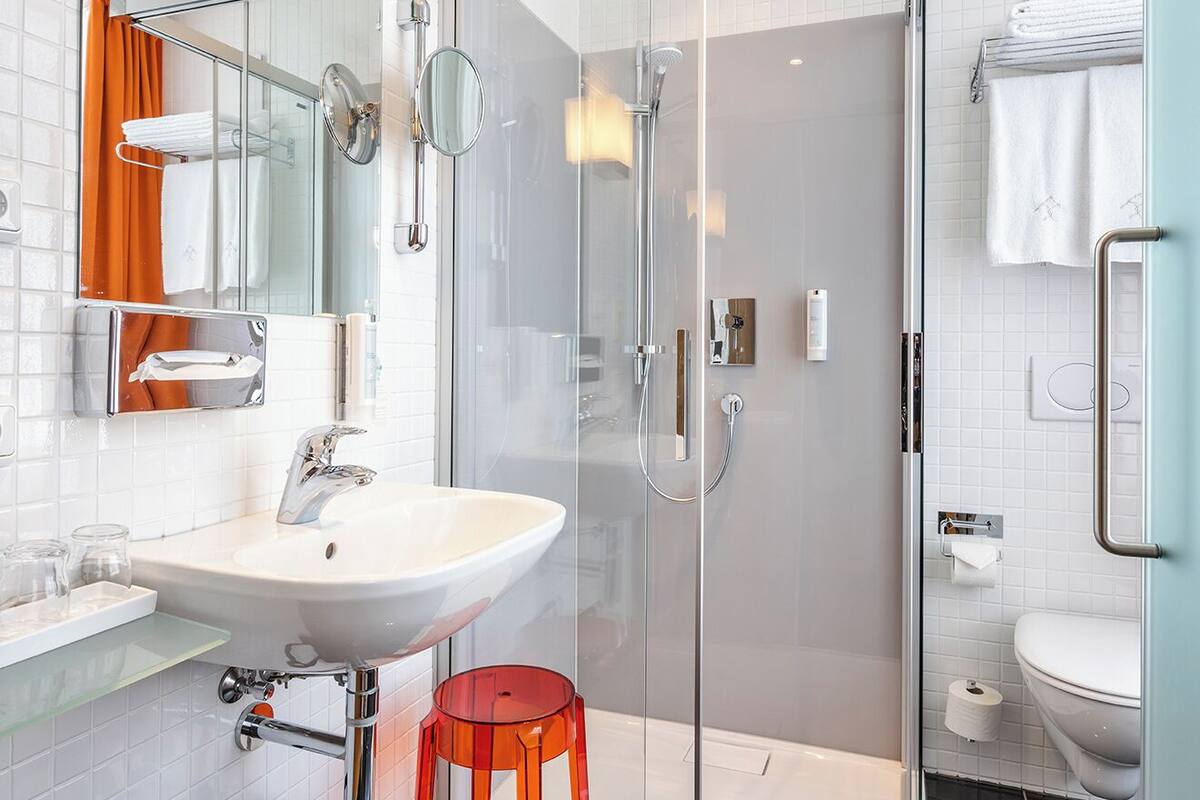 deluxe double room | bathroom | free toiletries, hair dryer, towels, soap