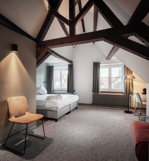 Superior Double Room | Premium bedding, desk, blackout drapes, free WiFi