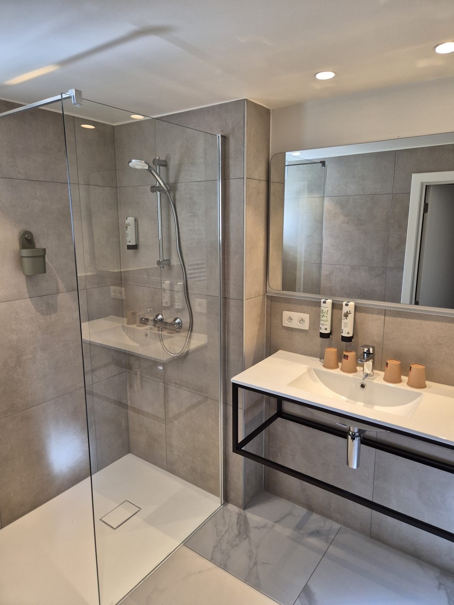 quad suite | bathroom | free toiletries, hair dryer, towels