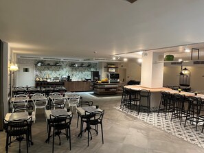Daily buffet breakfast for a fee - Floris Arlequin Grand Place (Brussels)