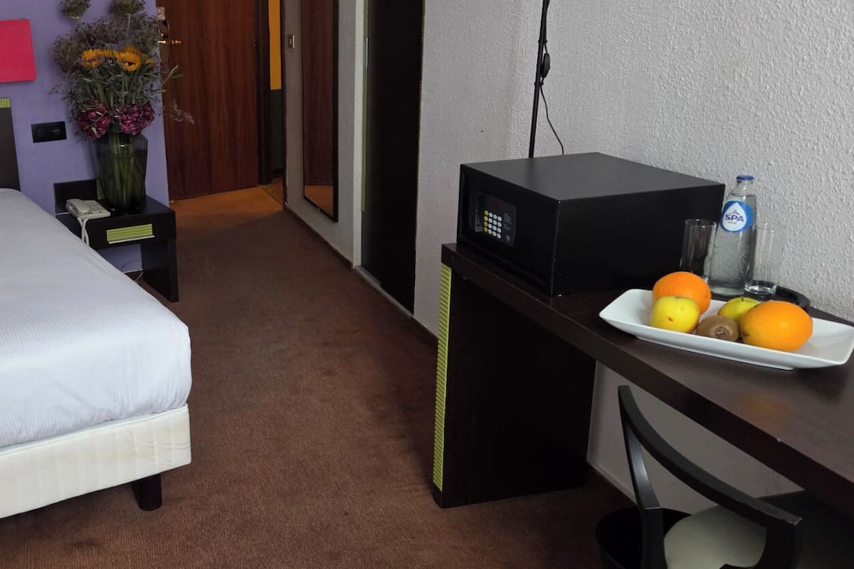 Standard Single Room | 1 bedroom, in-room safe, desk, free WiFi