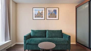 Junior Suite | Minibar, in-room safe, desk, iron/ironing board