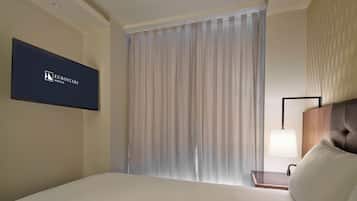 Standard Single Room, 1 Single Bed | Minibar, in-room safe, desk, iron/ironing board