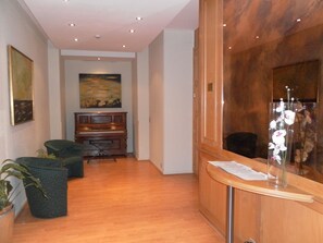 Sala de estar en el lobby