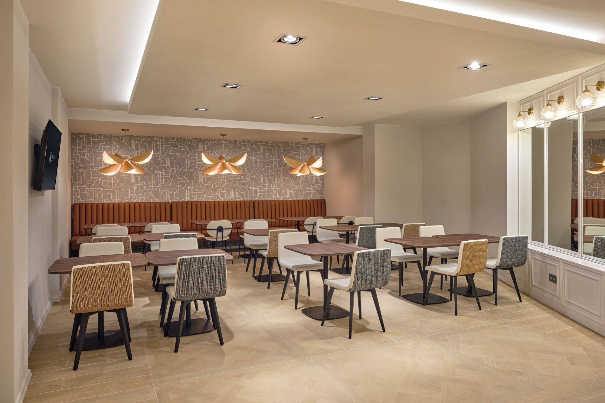 Tägliches Frühstücksbuffet (10 EUR pro Person)