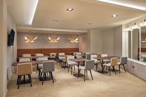 Daily buffet breakfast (EUR 10 per person) - Eurostars Avenue Louise (Brussels)