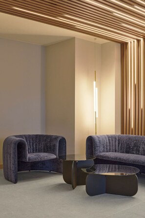 Kawasan tempat duduk lobi