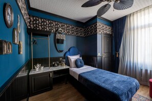 Single Room | In-room safe, desk, iron/ironing board, free cribs/infant beds