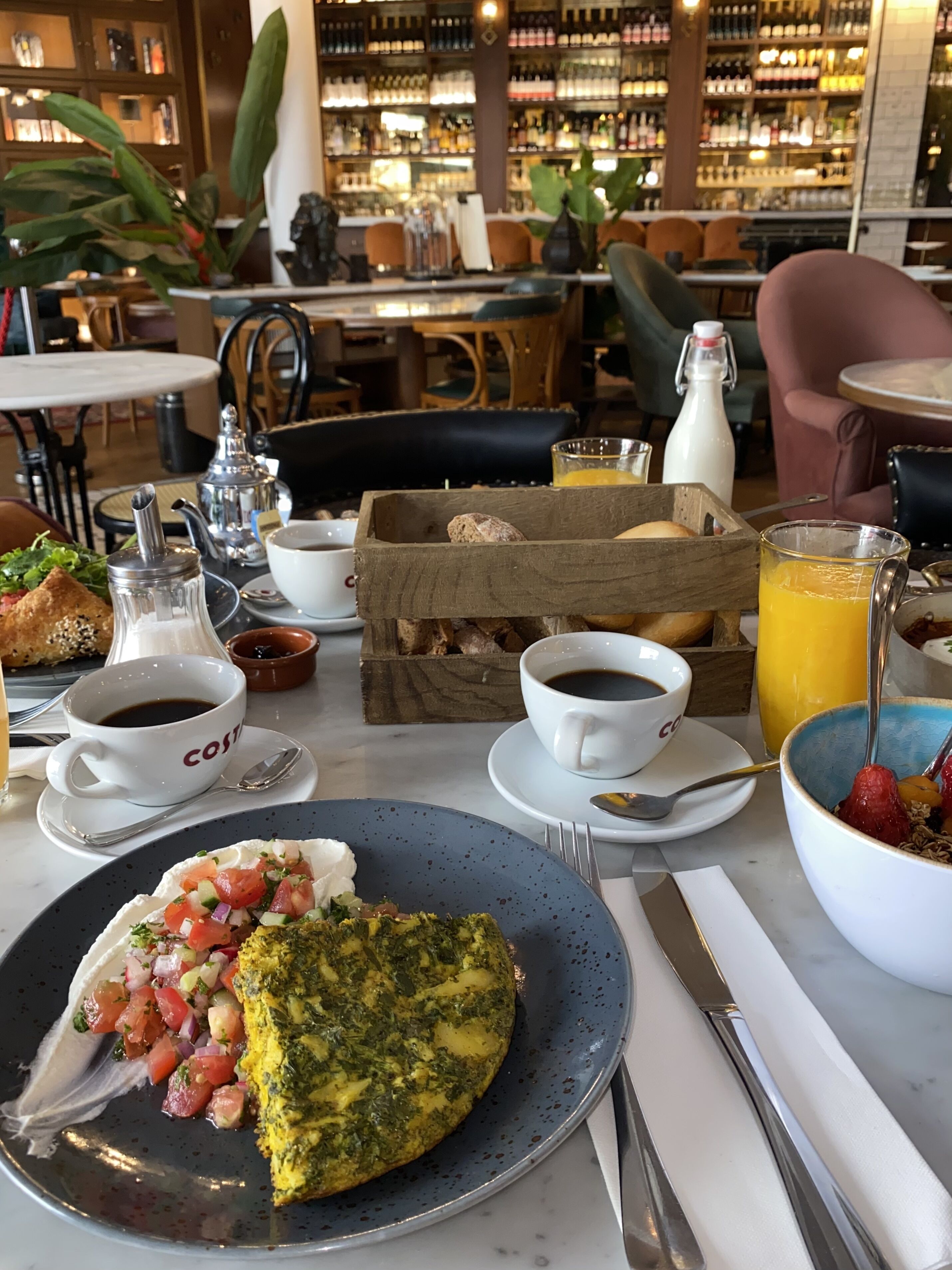 daily cooked-to-order breakfast (eur 19 per person)