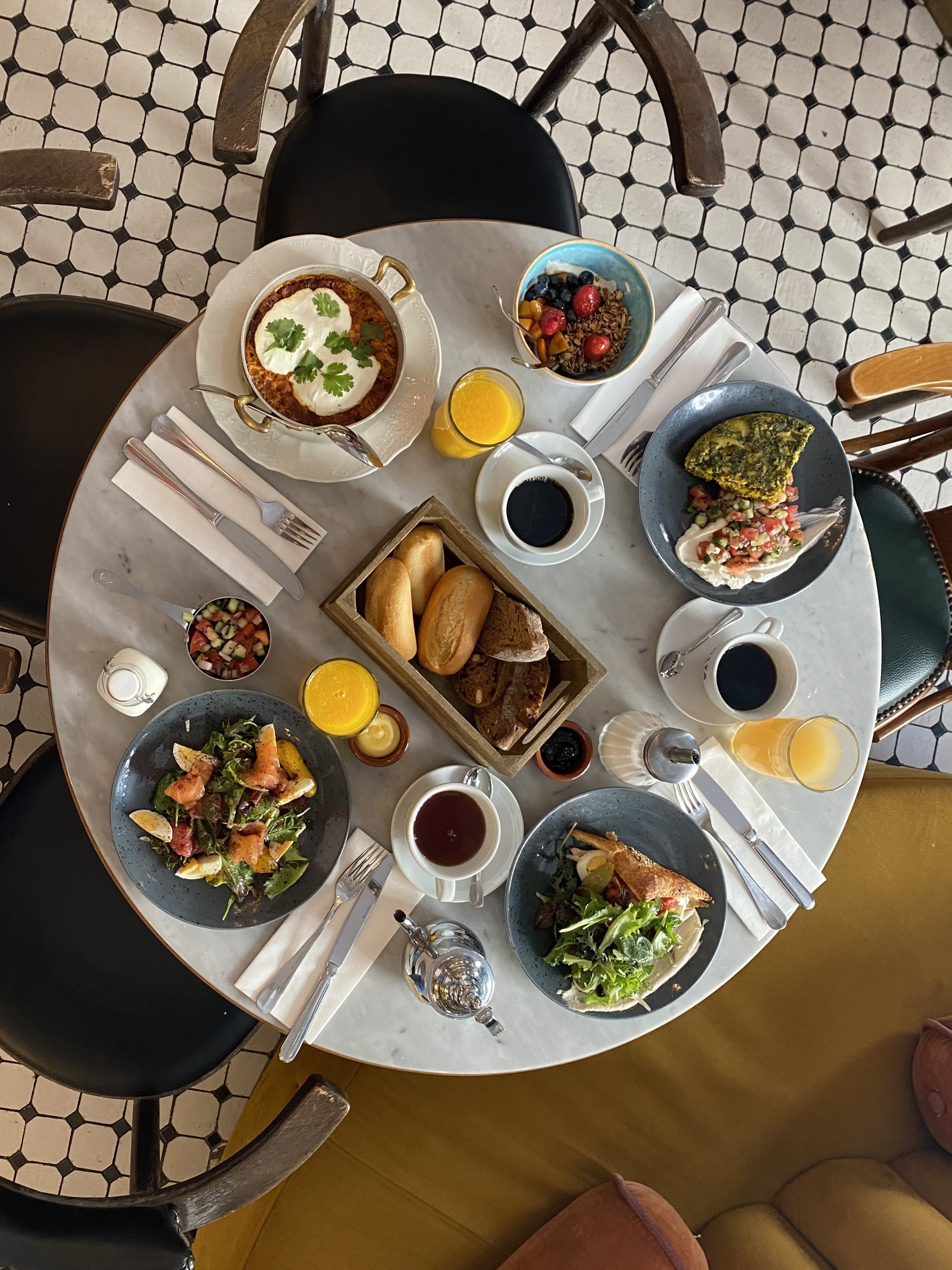 daily cooked-to-order breakfast (eur 19 per person)