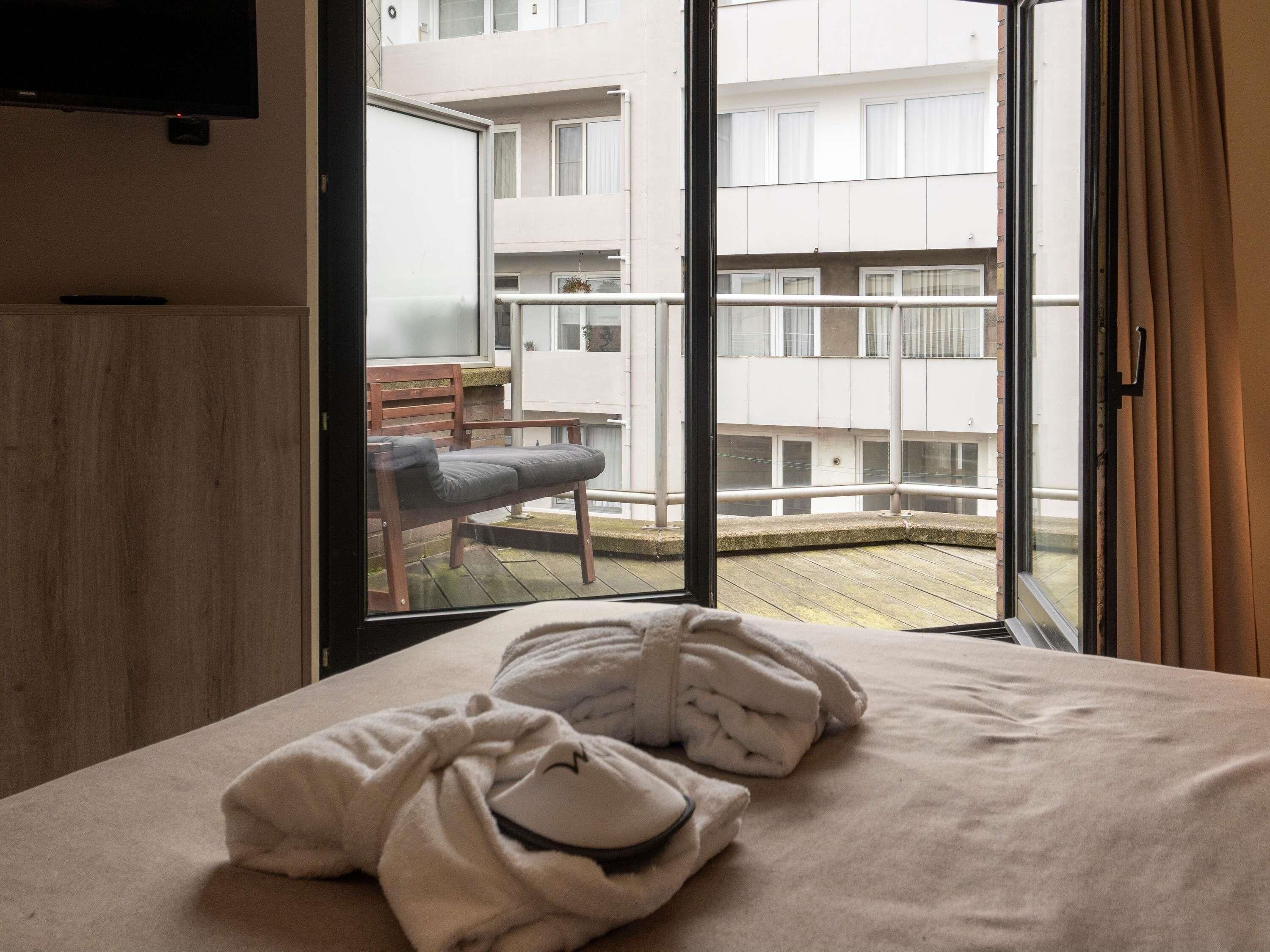 Privilege, Kamer, 1 tweepersoonsbed, balkon | Een kluis op de kamer, een bureau, verduisterende gordijnen