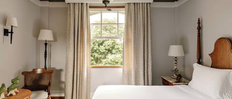 Superior Room | Hypo-allergenic bedding, free minibar, in-room safe, blackout drapes