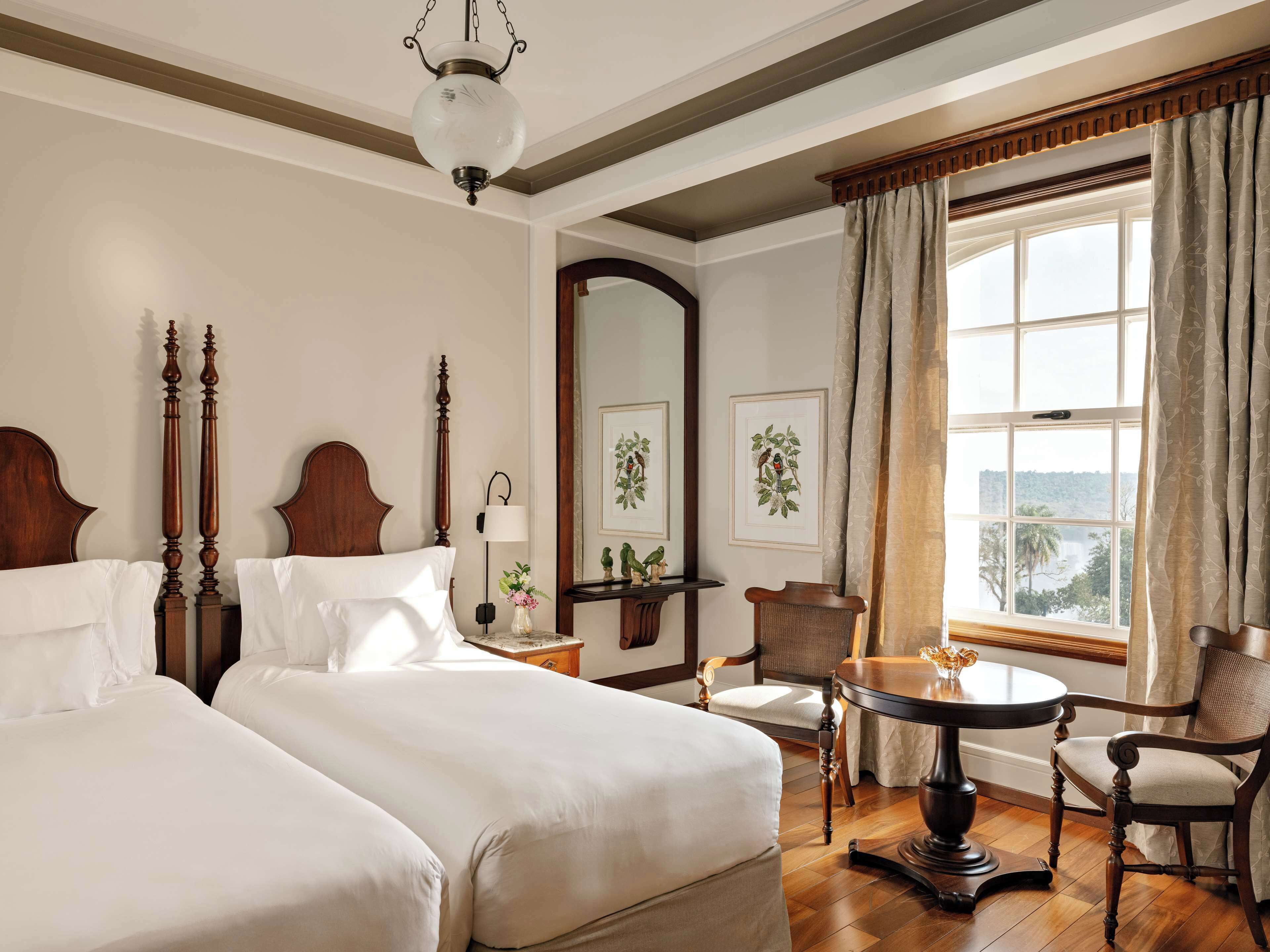Deluxe Falls View Room