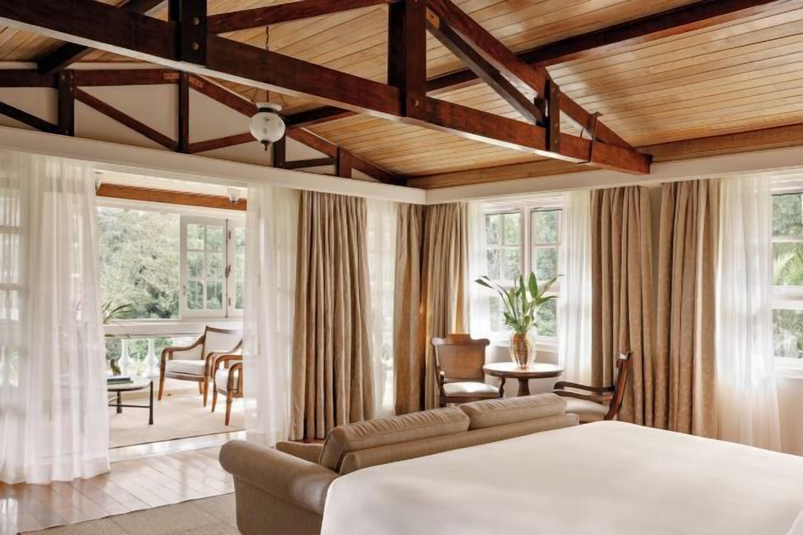 Hypo-allergenic bedding, free minibar, in-room safe, blackout curtains