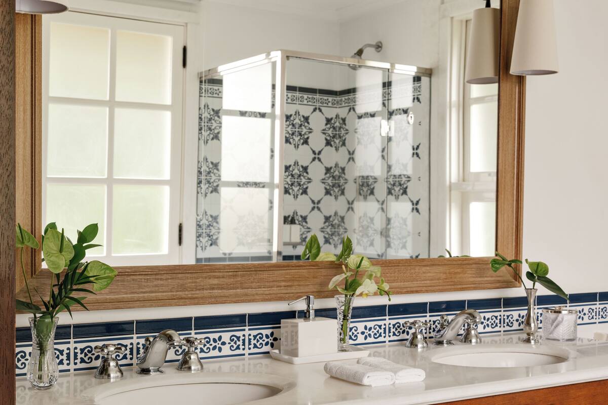 suite, terrace | bathroom | eco-friendly toiletries, hair dryer, bathrobes, slippers