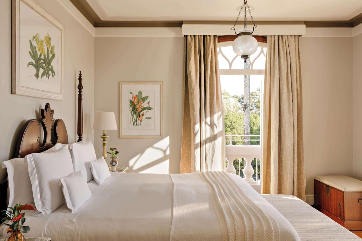 Suite (Cataratas) | Hypo-allergenic bedding, free minibar, in-room safe, blackout curtains