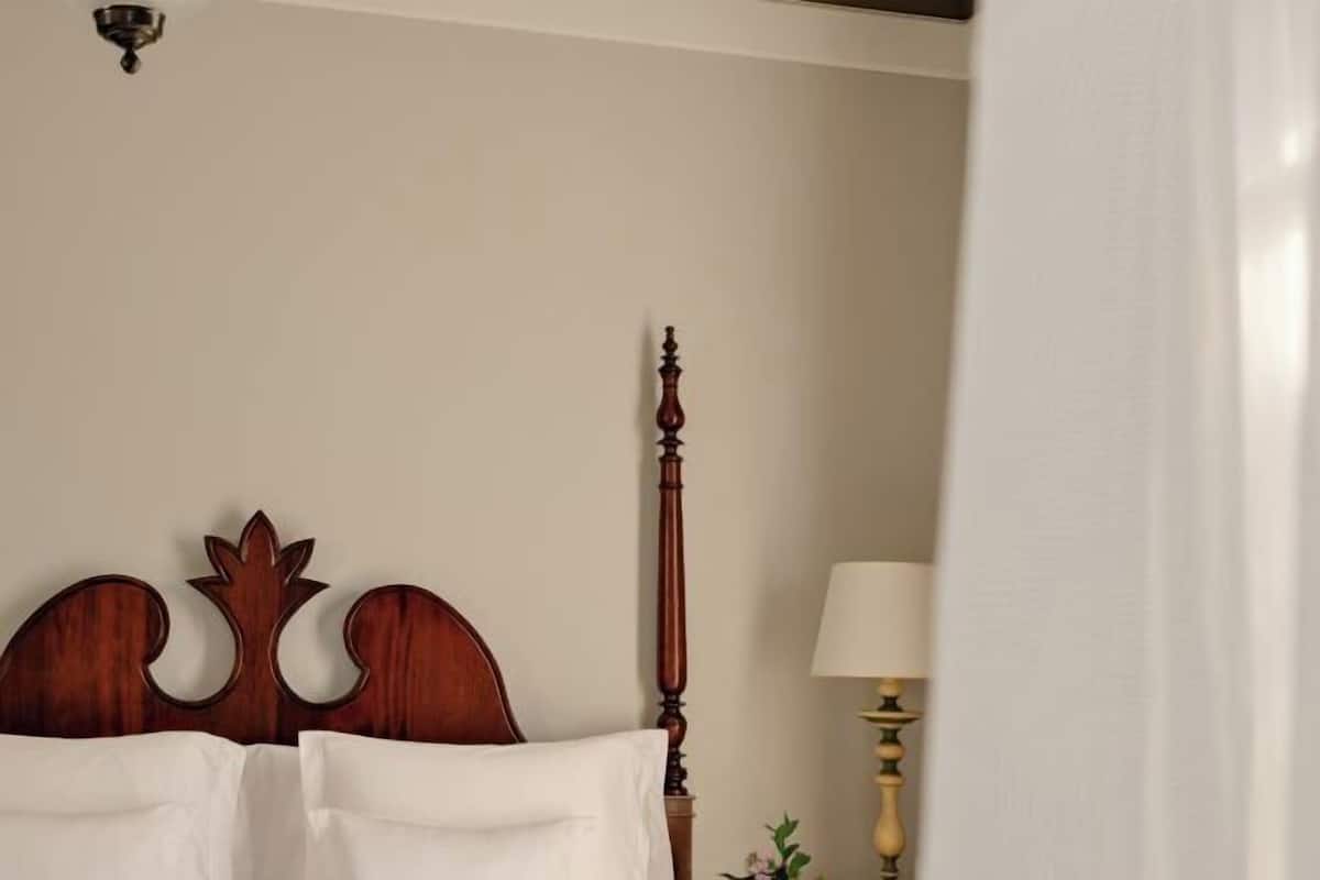 Hypo-allergenic bedding, free minibar, in-room safe, blackout curtains