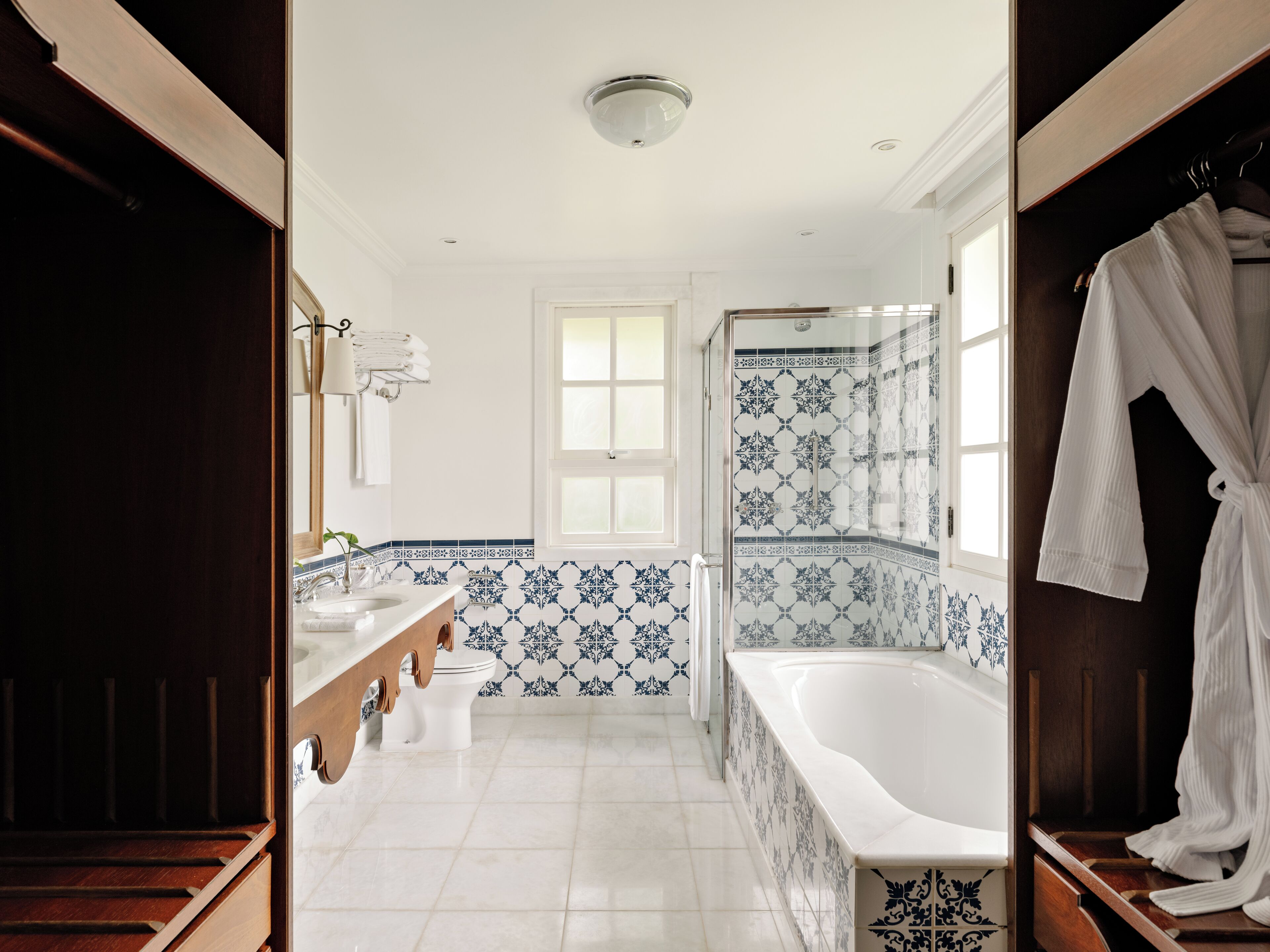 suite, terrace | bathroom | eco-friendly toiletries, hair dryer, bathrobes, slippers