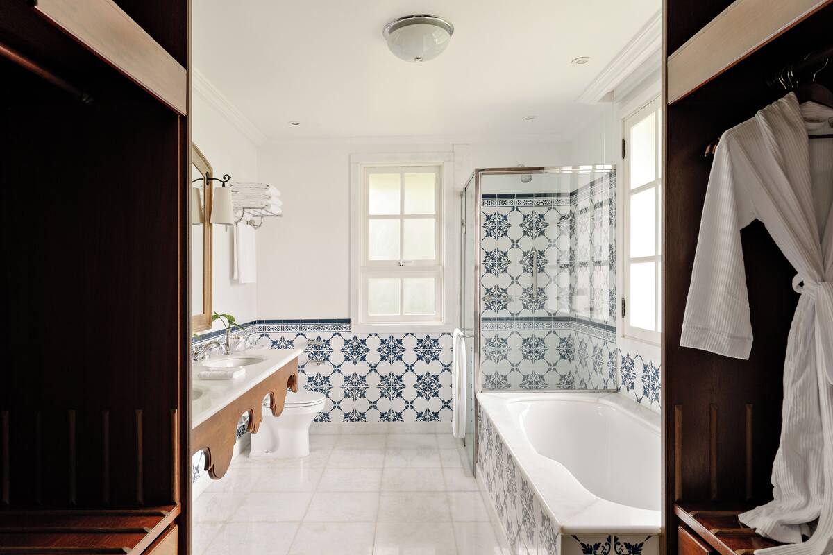 suite, terrace | bathroom | eco-friendly toiletries, hair dryer, bathrobes, slippers