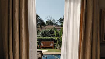 ์ฃผ๋์ด ์ค์ํธ (Pool) | ๊ฐ์ค์์ ๋ณด์ด๋ ์ ๋ง